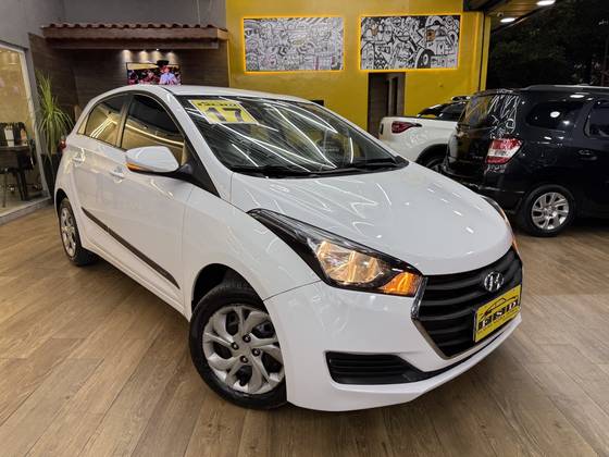 HYUNDAI HB20 1.6 COMFORT PLUS 16V FLEX 4P MANUAL HYUNDAI HB20 1.6 COMFORT PLUS 16V FLEX 4P MANUAL